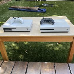 Two Xbox One S