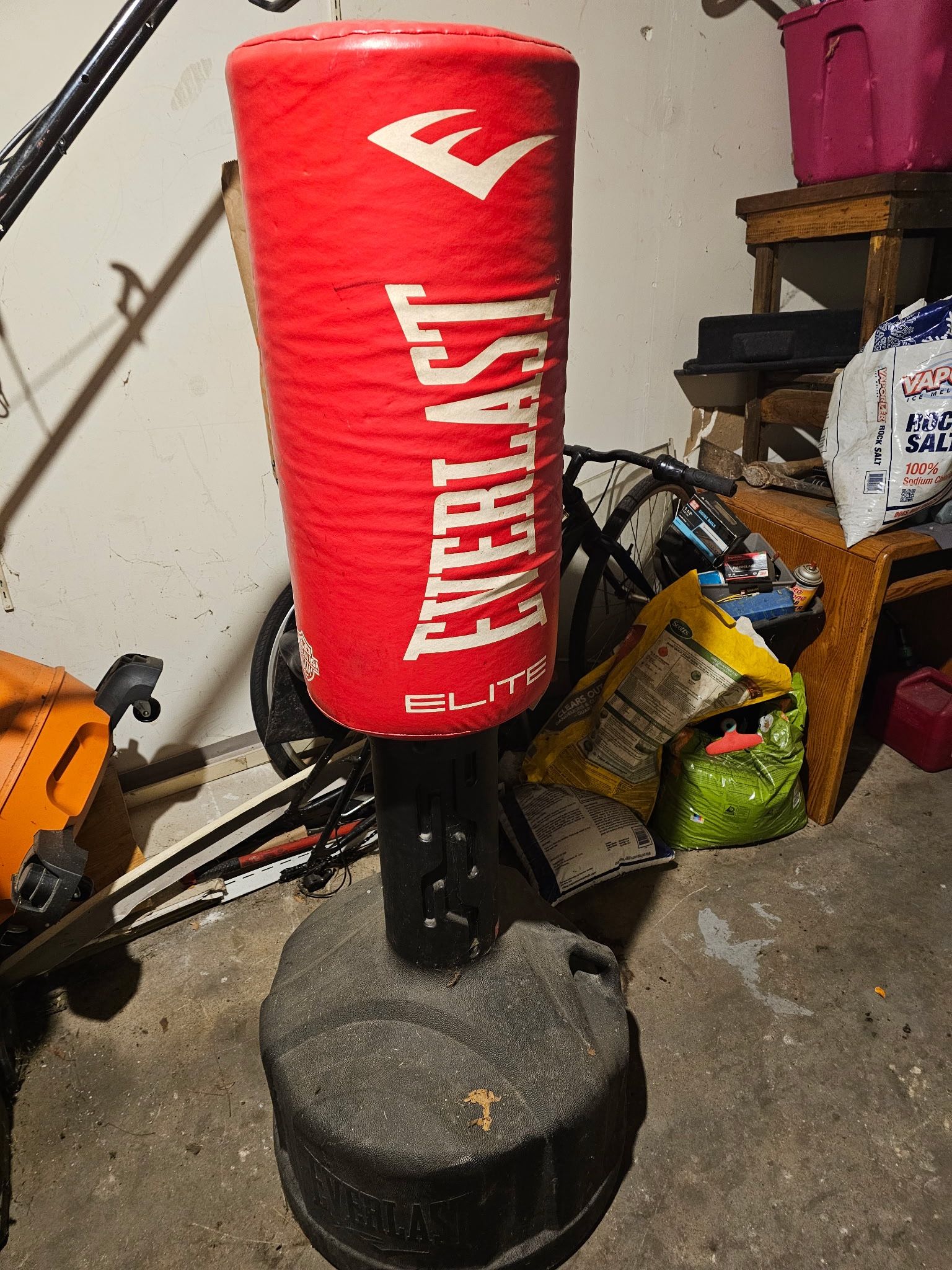 Everlast Free Standing Punching Bag
