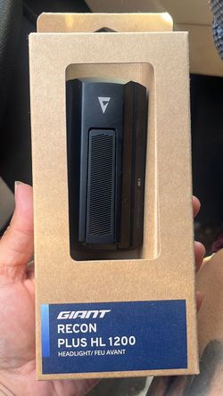 Giant Recon+ HL 1200 Bicycle Light