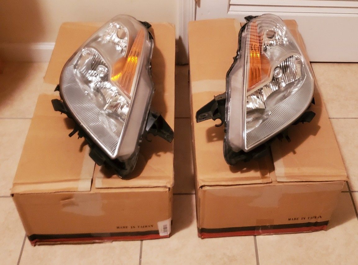 2008 & 2009 Nissan Altima Aftermarket Headlight Assembly Set