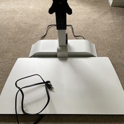 Adjustable computer desk