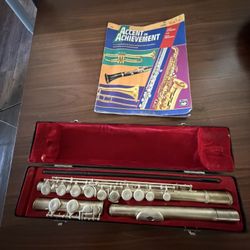 Yamaha. YFL-311 Flute