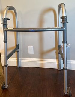 Foldable walker in great used condition