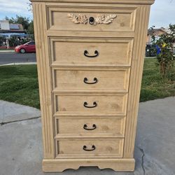 Dresser 6 drawers