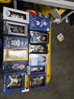 Bobble heads dodger