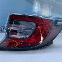 2019-2022 TOYOTA COROLLA RIGHT OUTER TAIL LIGHT 