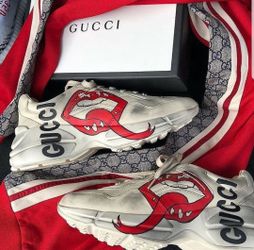 Gucci sneakers an sweatsuit