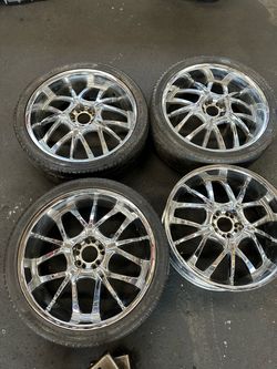 265/35R22