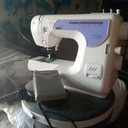 Singer Sewing Machine