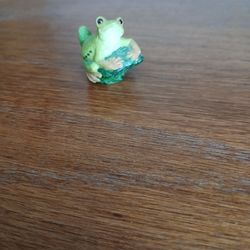 Frog figurine