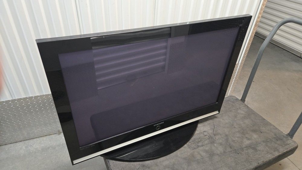 Samsung Plasma 42" HDTV With Stand