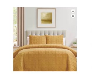 VCNY Home Solid Square 3-piece Gold Quilt Set (Cashmere)