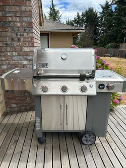 Weber genesis grill  ii lx 3 burner (well maintained )