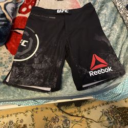 UFC REEBOK GLADIATOR SHORT AUTHENTIC Size 30”