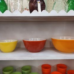 Three Pyrex Mixing Bowls