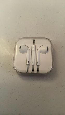Vintage Apple earbuds wired