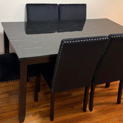 Dining room Table