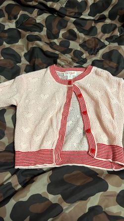 2t long sleeve heart sweater