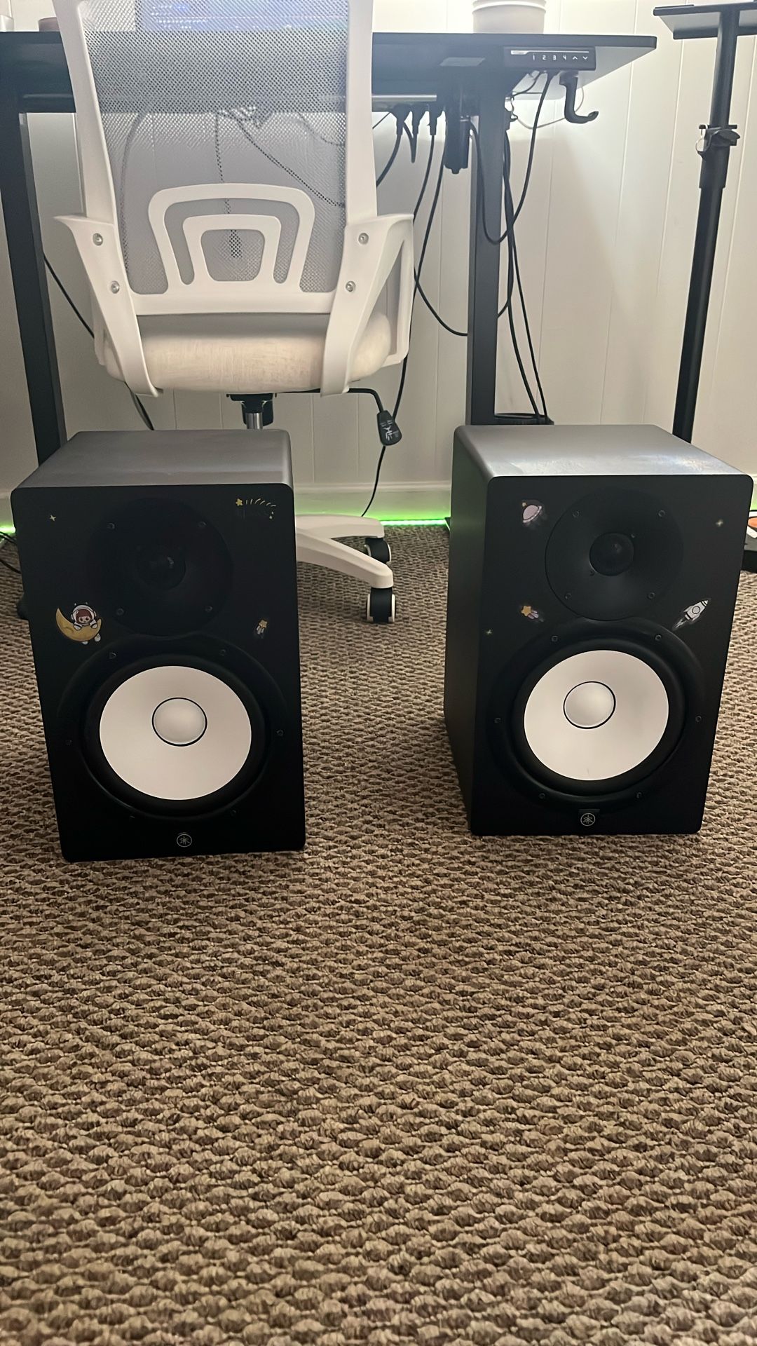 YAMAHA HS8s