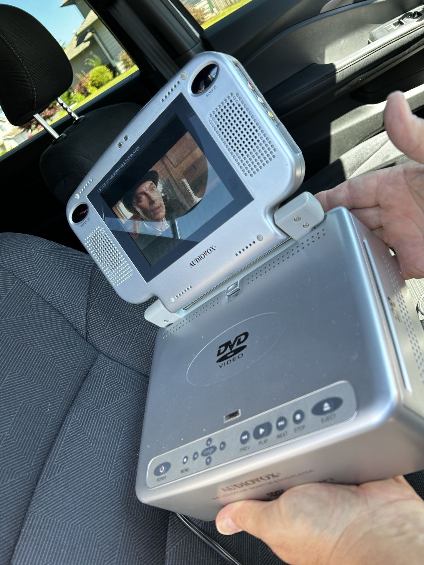 Audiovox VBP4000 Car Portable DVD Player (5.6")