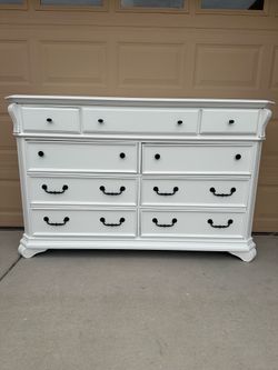 Dresser White 9 Drawers