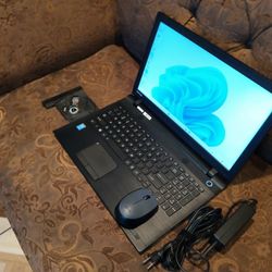 Laptop Toshiba Satellite C55-C-Intel Core i5-8gb Ram-128gb HD SSD Solid.