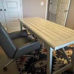Large desk