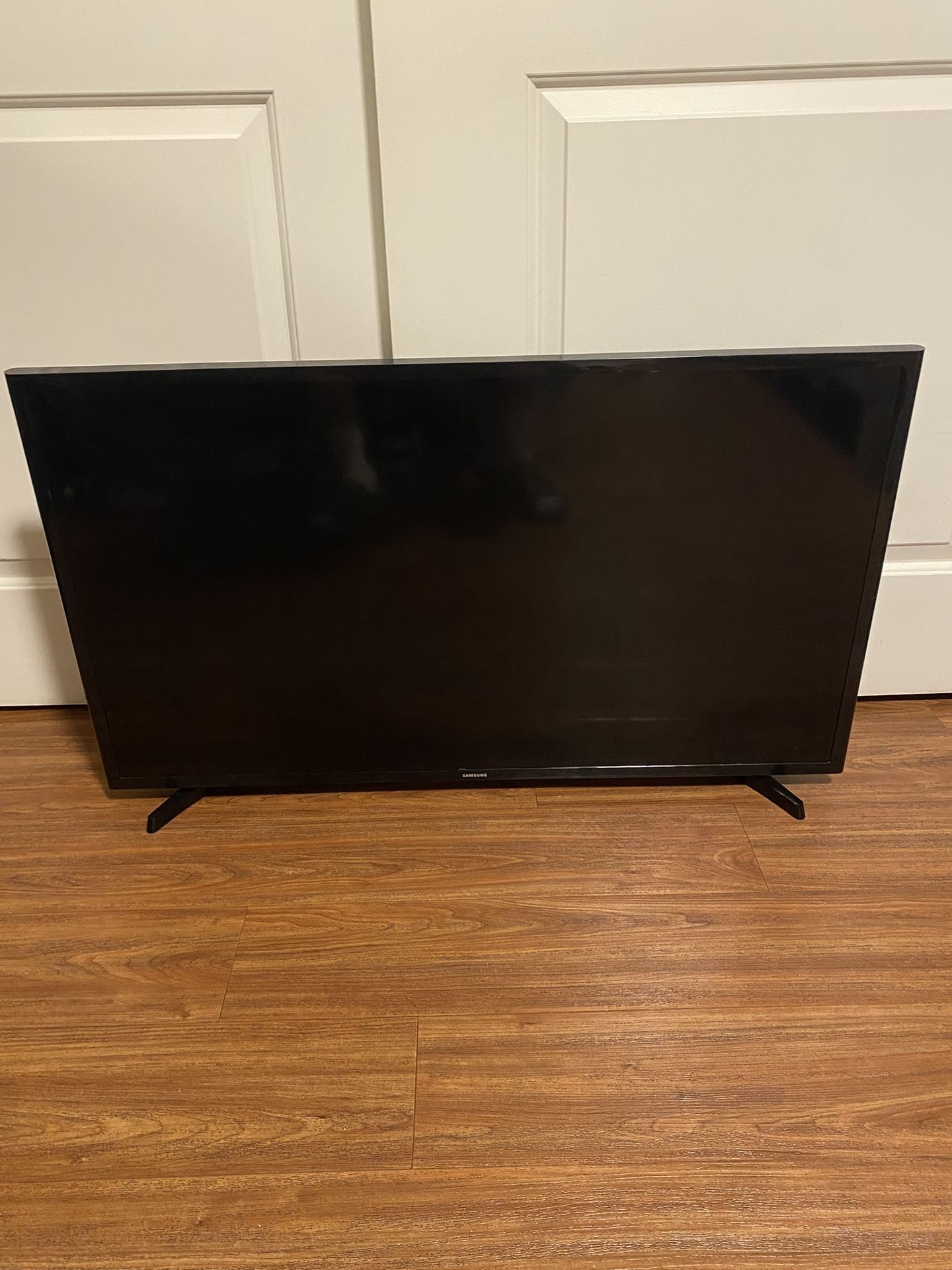 Samsung 1080p Smart FHD LED TV