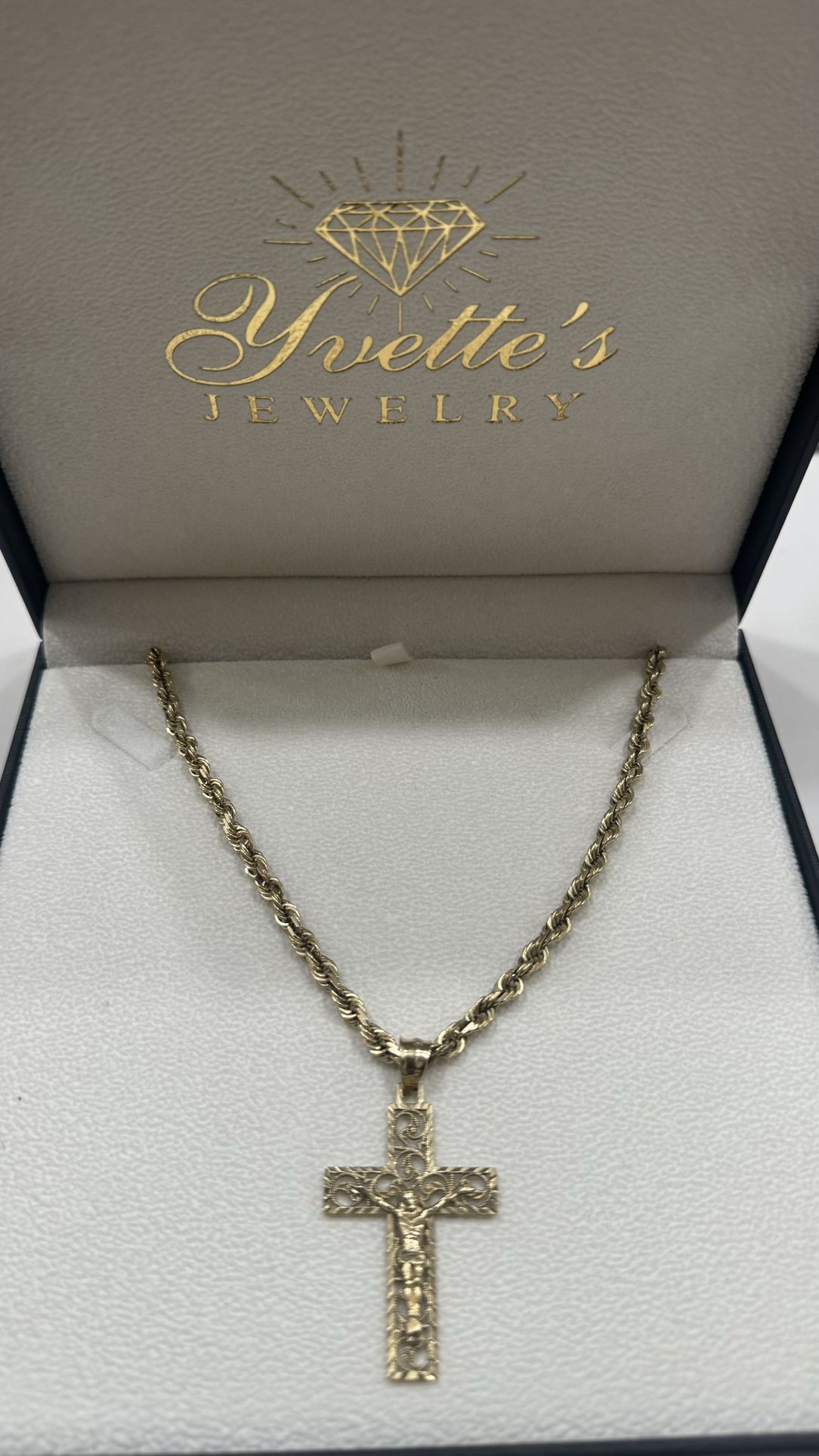 14k Gold Rope Chain & Pendant