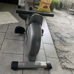 Sunny health Row machine