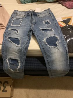 FASHIONNOVA Jeans Size 30 BRAND NEW