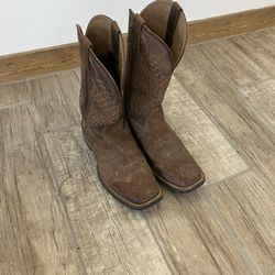 Size 11 Mens Ariat Boots