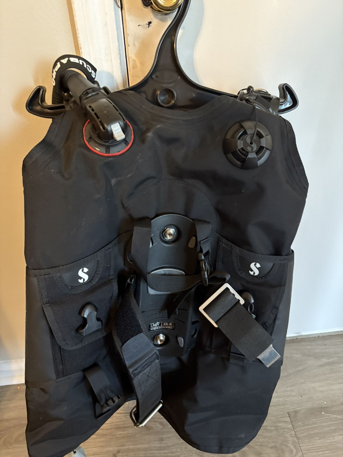 Scubapro Hydros Pro BCD – Women’s XS/S 