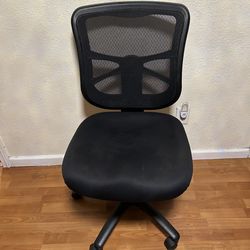 Office Chair. No rips. In good condition $20.  Adjustable Height