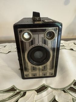 VTG Kodak Brownie Junior SIX-16 Camera 