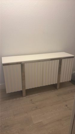 Moving sale