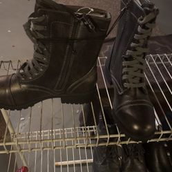 Boots  With Laced  And Zipperd On Side 
