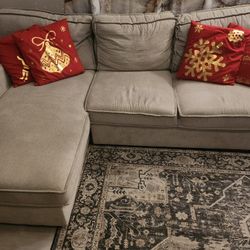 Sleeper Sectional Sofa And 2 Recliner Chairs 