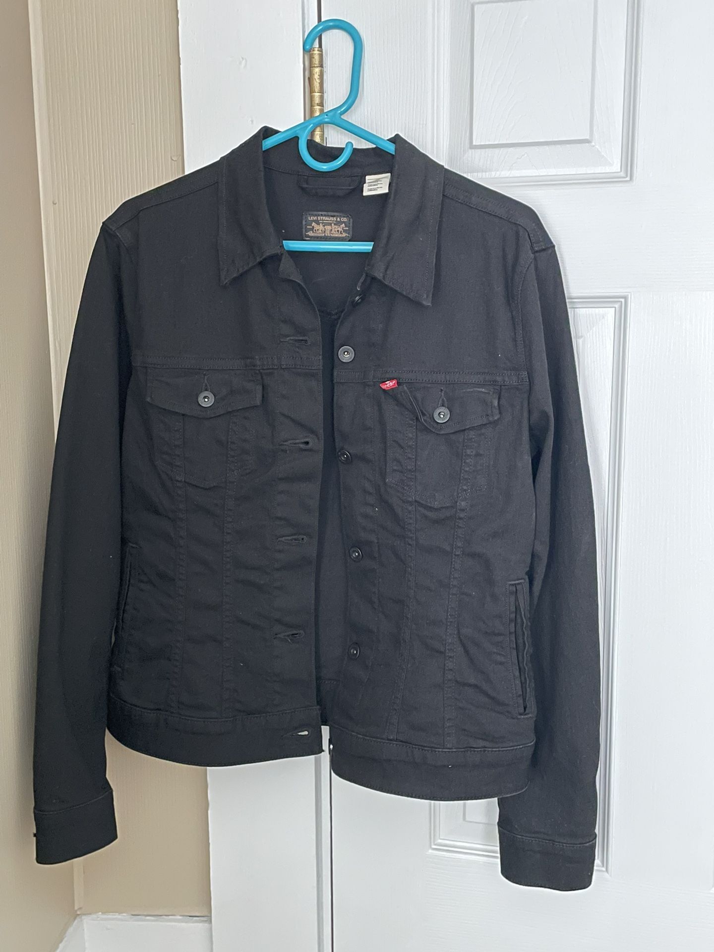 Women’s Black Levi Denim Jacket (size L)