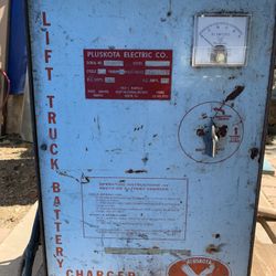 Lift truck Battery Charger