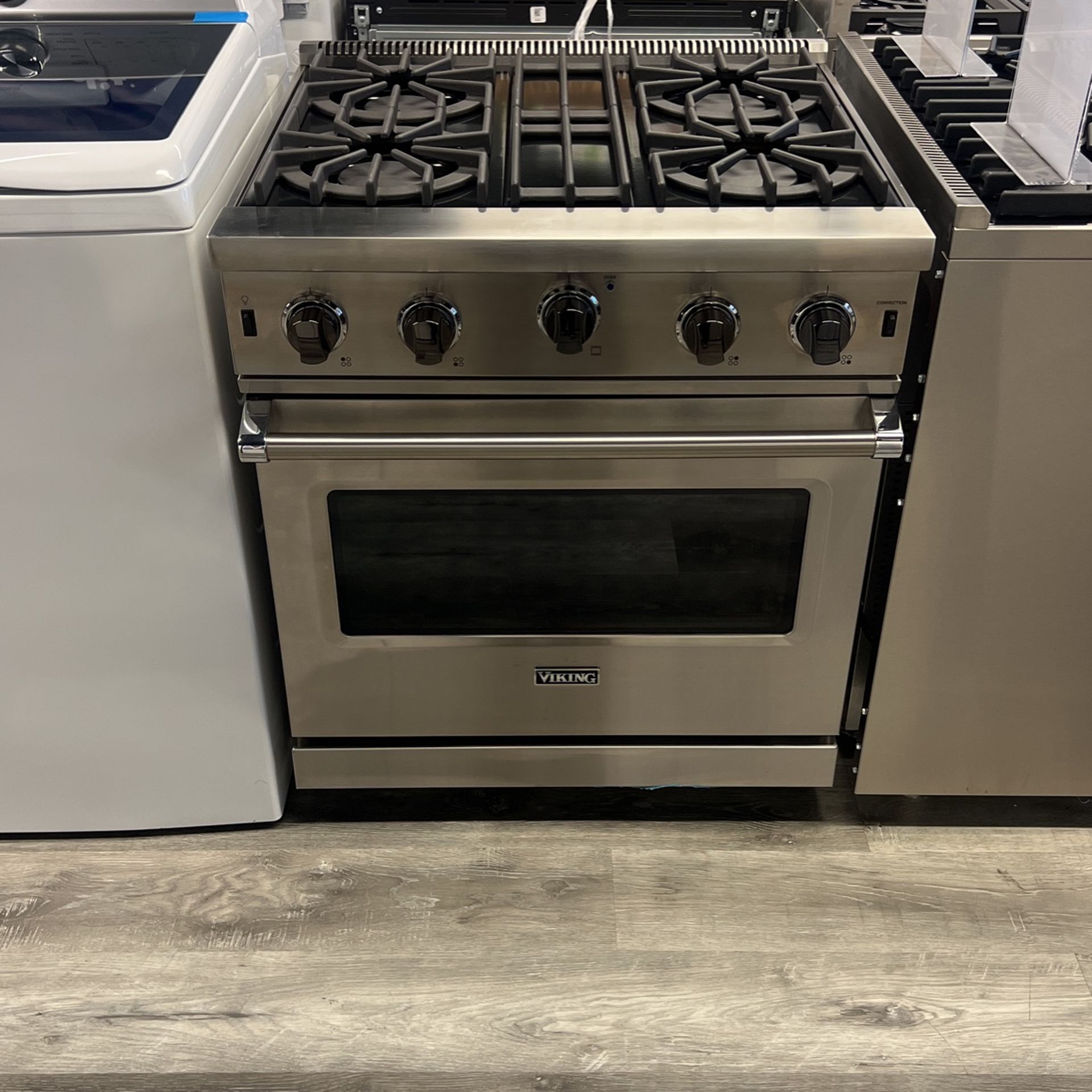 Viking 30” Wide Gas Range 🔥