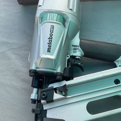 Hatachi/Metabo Framing Nail Gun