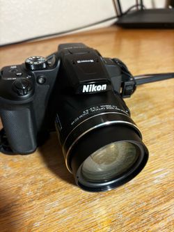Nikon B700