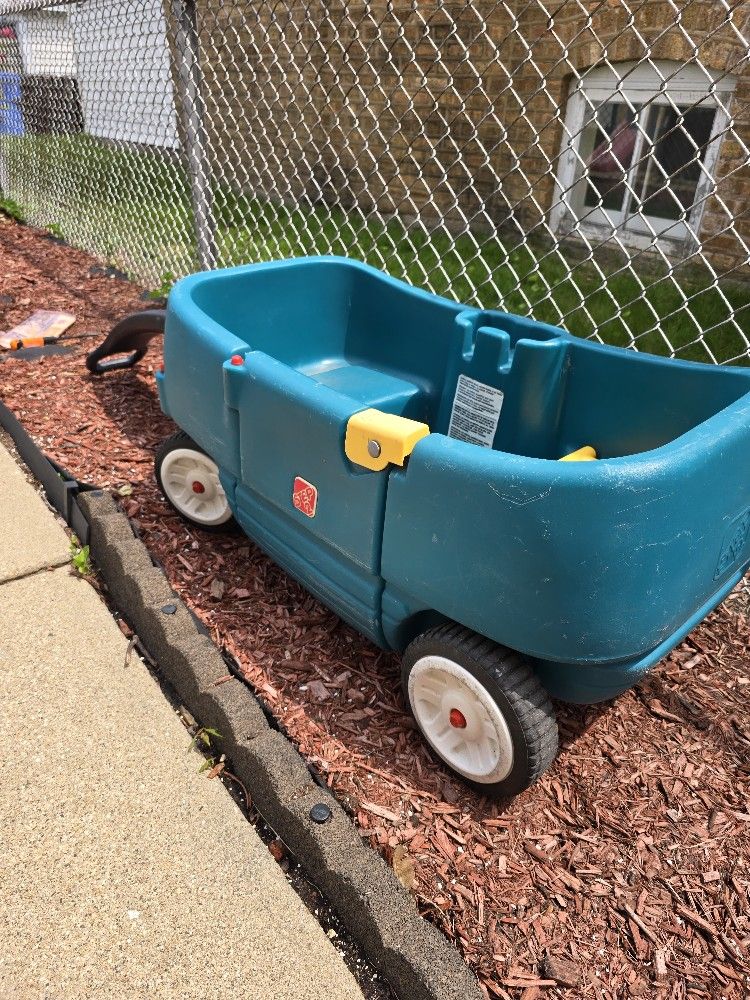 Kids Play Wagon