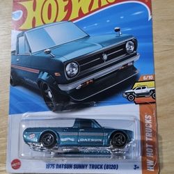Hotwheels 1/2 1975 Datsun Pick Up