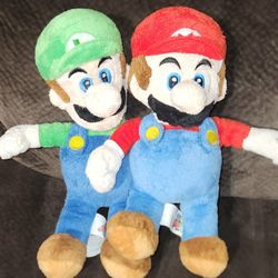 X2 VINTAGE NINTENDO SUPER MARIO BROS LUIGI  STUFFED ANIMAL PLUSH COLLECTABLE SET