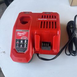 Milwaukee M12 and M18 12-Volt/18-Volt Lithium-Ion Multi-Voltage Rapid Battery Charger