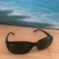 Rayban Sunglasses 🕶️ Like New RayBan Made In Italy - Must come to Huntington Beach