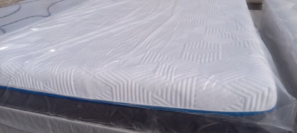 Brand New Queen Size Memory Foam Mattress Included Box Spring Free Delivery