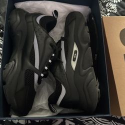 Size 44 Dior Sneakers